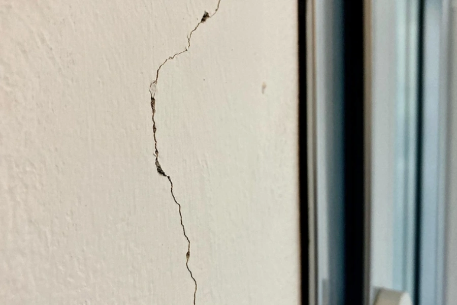 Common Types Of Drywall Cracks And Their Solutions in Federal Way, WA